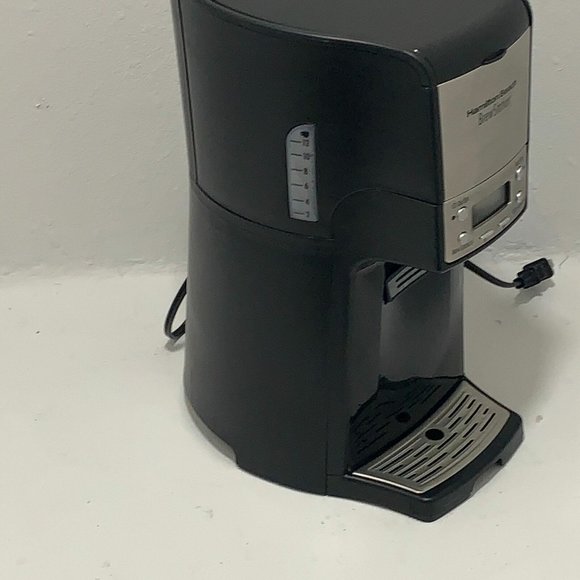 Hamilton Beach BrewStation Dispensing Coffee Maker 12-Cup Silver Black - Picture 5 of 10